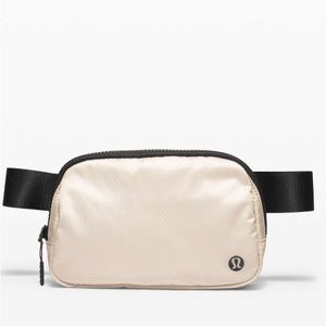 Lululemon belt bag RARE
